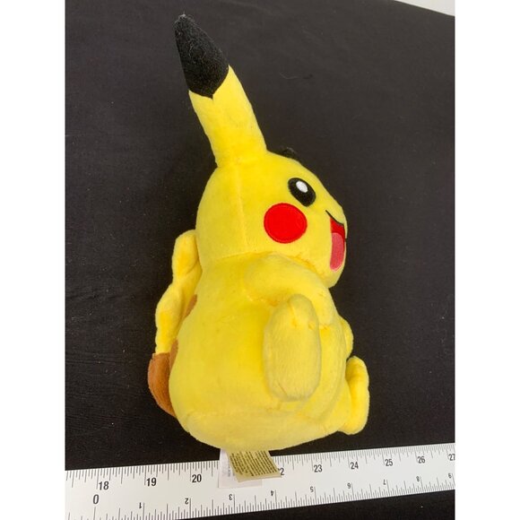 Tomy 2017 Pokémon Pikachu 7 Inch Plush Stuffed Animal - Picture 2 of 5
